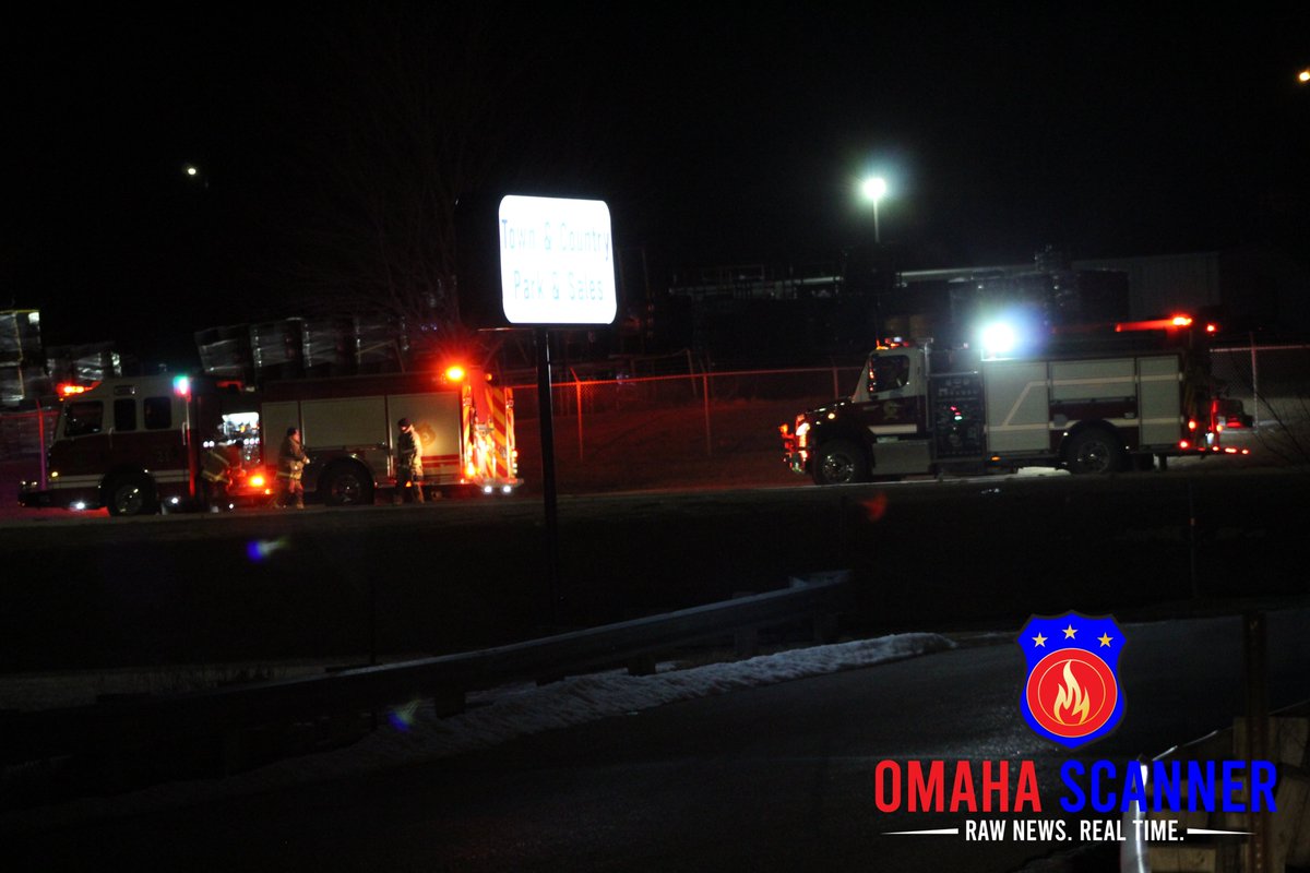 .@OmahaFireDept and Ponca Hills VFD respond to a large brush fire near the Town & Country Mobile Home Park near 36th and McKinley streets overnight.  No injuries were immediately reported.  No structures were reported to be affected.  The cause of the fire remains unknown