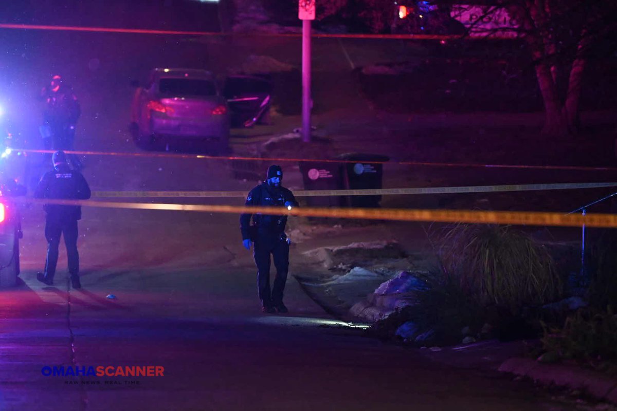 OmahaPolice are investigating after three people were shot near 61st and Bedford Ave. One person was transported with extremely critical injuries (CPR in Progress) while two others were transported with critical injuries